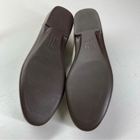 SAS Metro - Leather Loafer
Color: Bone Patent 7.5 N - Picture 13 of 13